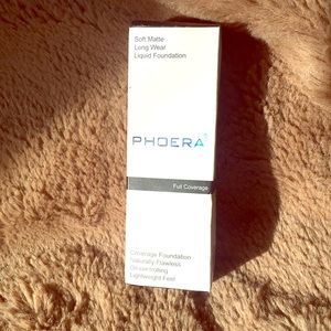 Full coverage foundation oil control lightweight